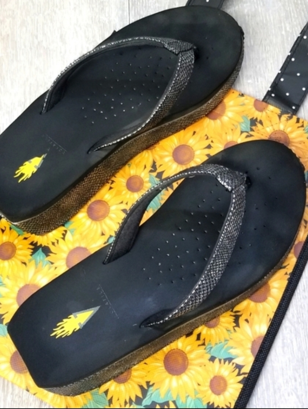 Volatile flip flops